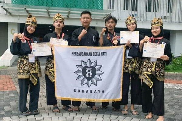 PSH-Surabaya-Raih-Prestasi-di-Kejuaraan-Seni-Pencak-Silat-Tradisional-Indonesia PSH-Surabaya-Raih-Prestasi-di-Kejuaraan-Seni-Pencak-Silat-Tradisional-Indonesia